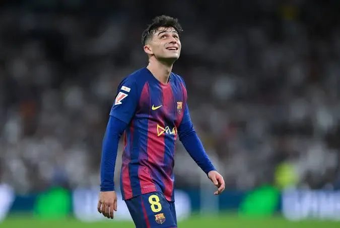 开云平台-佩德里半场数据：2次关键传球，传球成功率88%，12次推进